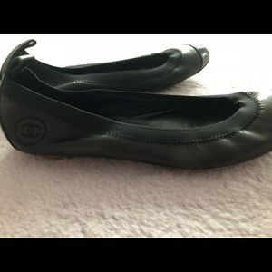 Chanel black leather ballet flats